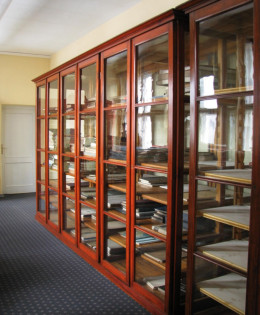 Restaurierung historischer Sammlungsschränke der Universität