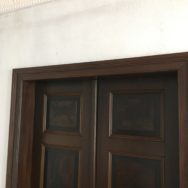 Mehr Schein als Sein! Restaurierung einer seltenen maserierten Tür von 1885